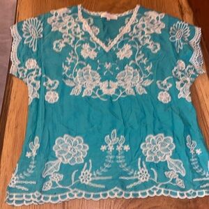 Solitaire Turquoise Sleeveless V-Neck Embroidered Top Size Small